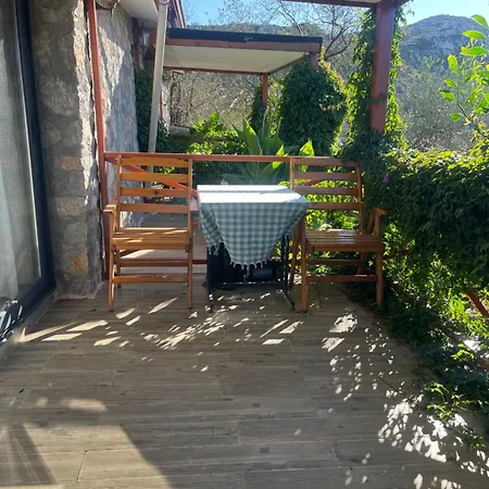 Soeguet Erol Koey Evi Hébergement de vacances Taslica